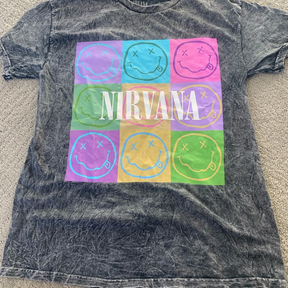 Nirvana Smiley Tee Size M